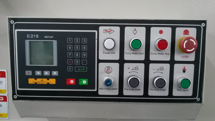 QC11Y E21 GUILLOTINE.jpg