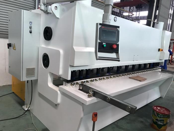 China AHYW Yawei 13mm chapa de aço macio VR guilhotina fabrica fábrica