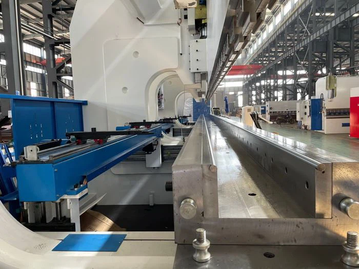 big 12m adjustable V die for bending hardox sheet